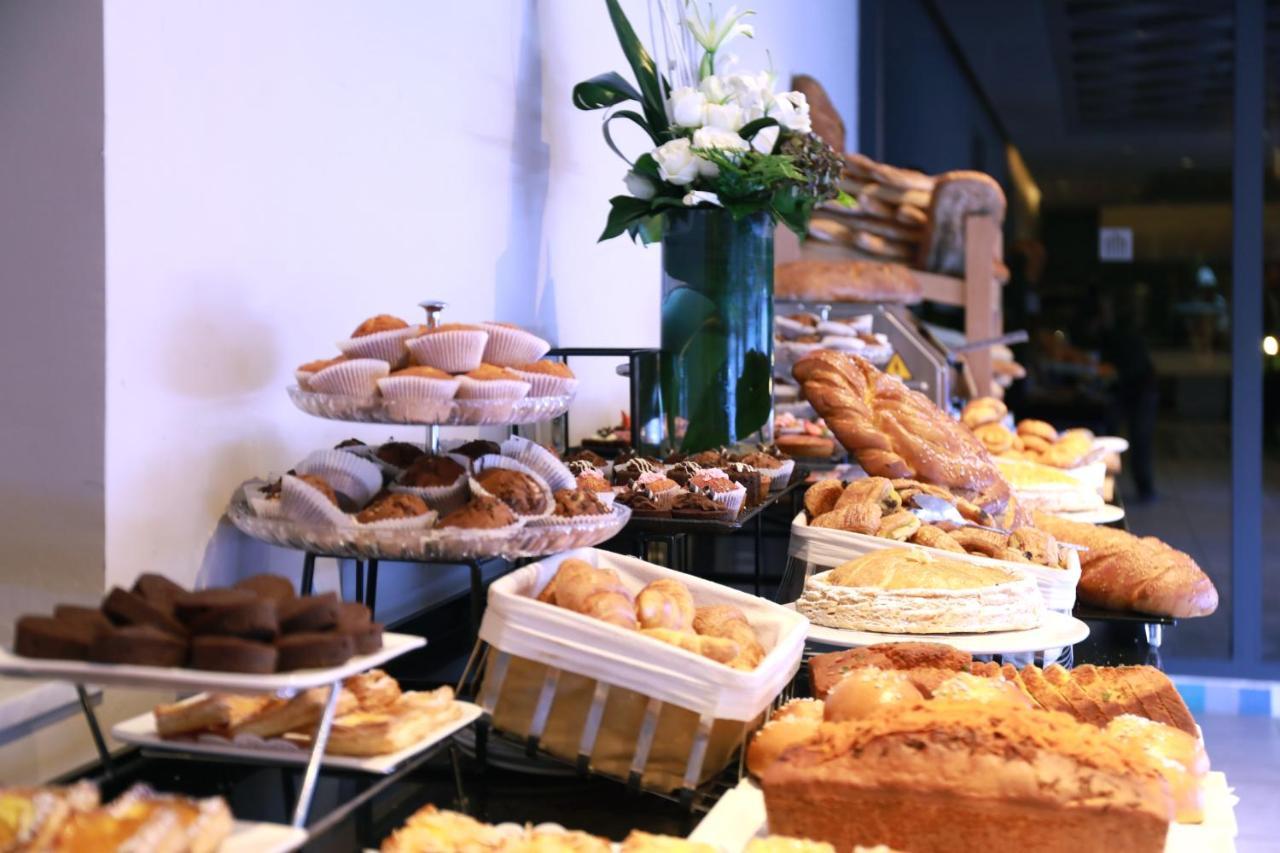 Kenzi Rose Garden Hotel Marrakesh Ngoại thất bức ảnh A selection of pastries